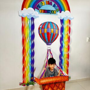 Painel Arco-Íris e Balão - Dia das Crianças